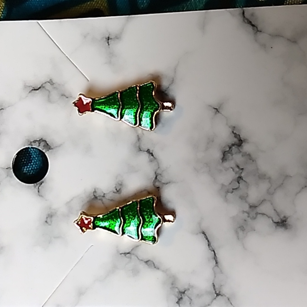Hypoallergenic earrings Christmas tree 1/4 x 1/2 inches
